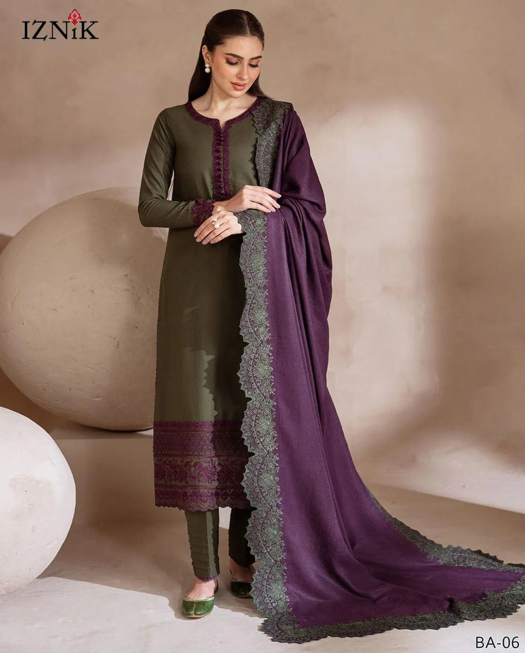 Dhanak: Exquisite 3 Pcs Embroidered Suit Set in Green | Crafted Fabric