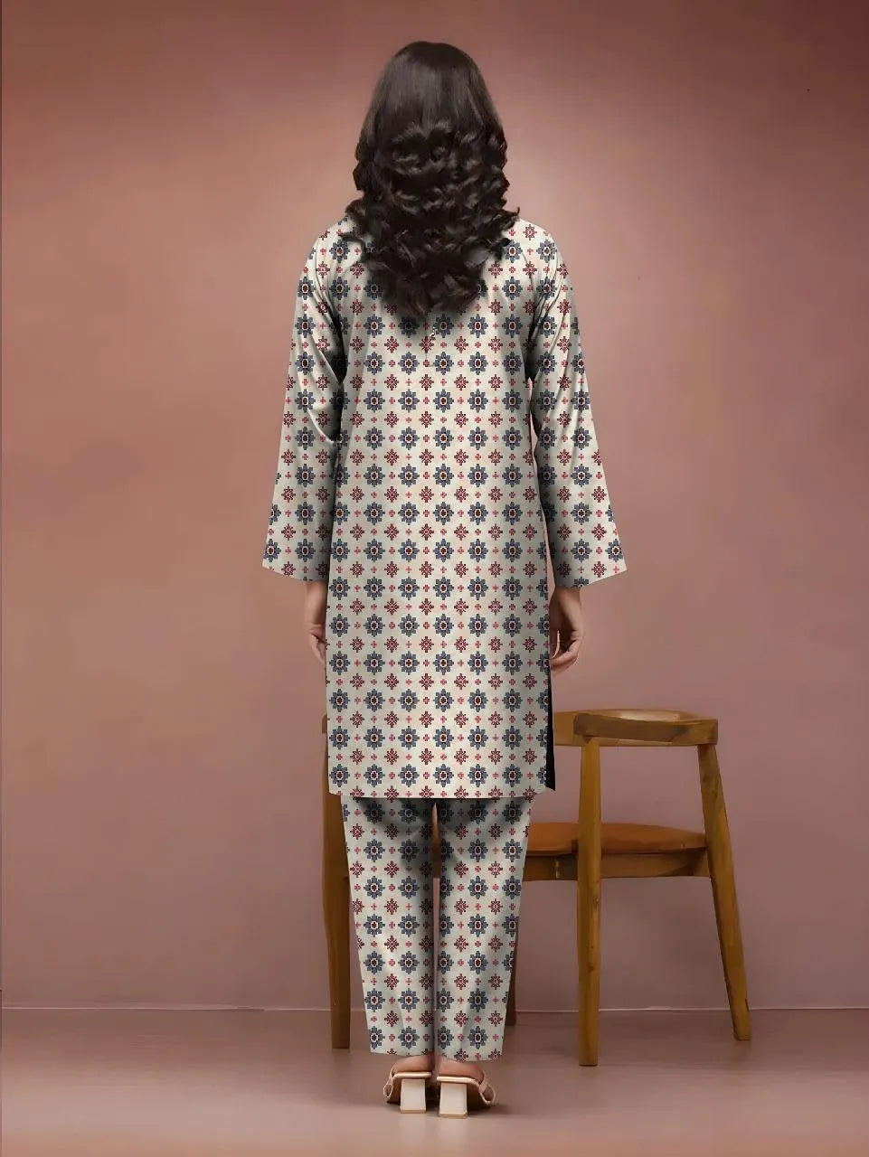 Khaddar: 2 Pcs Women's Unstitched Printed Suit