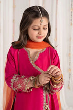 Dhanak: 3 Pcs Girl's Embroidered Unstitched Suit